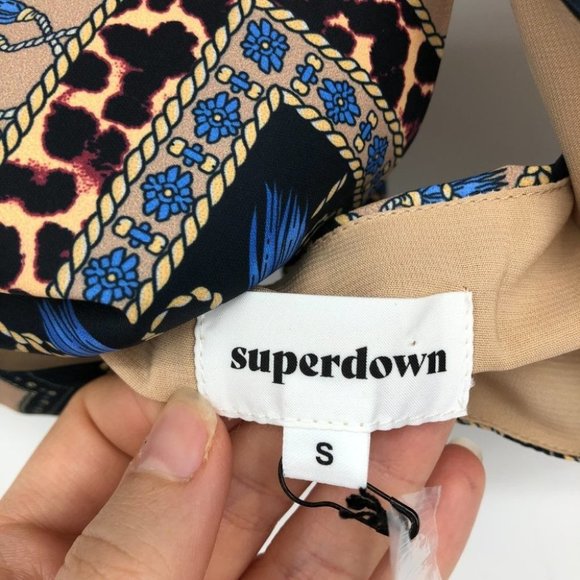 NWT Superdown Alondra Halter wrap crop top in tan blue leopard multicolor SP - Picture 5 of 15